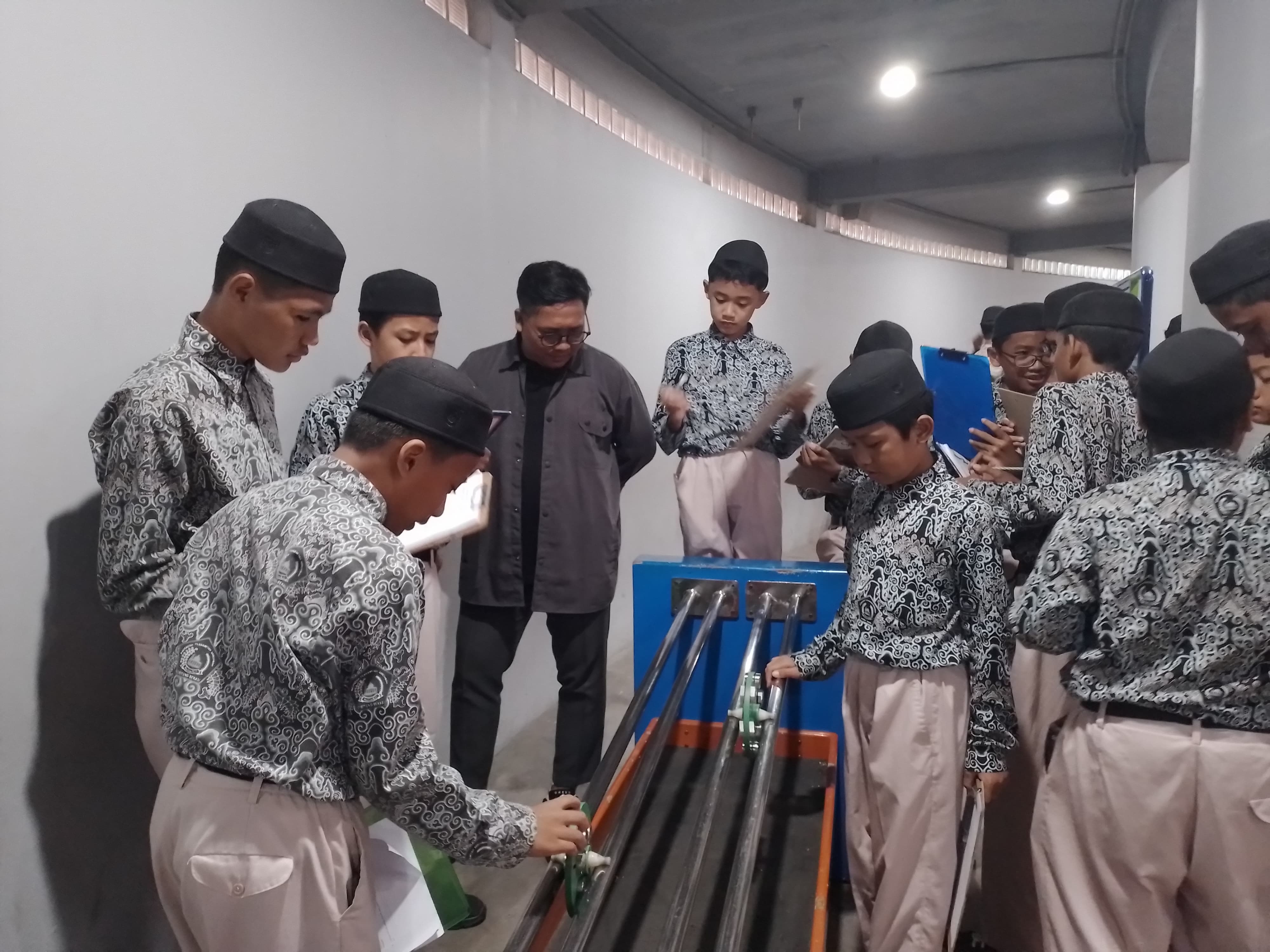 mengikuti lomba SAC junior challenge 2025